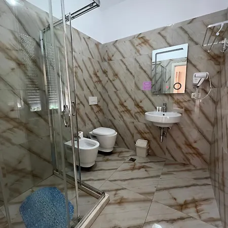 Arbri فندق بيرات