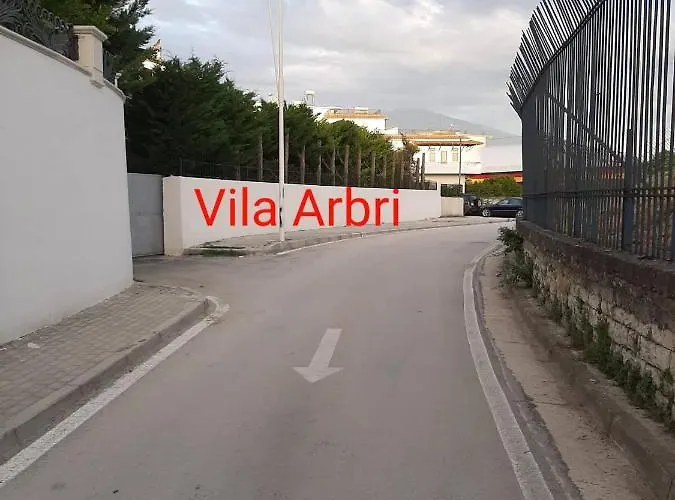 Arbri Отель