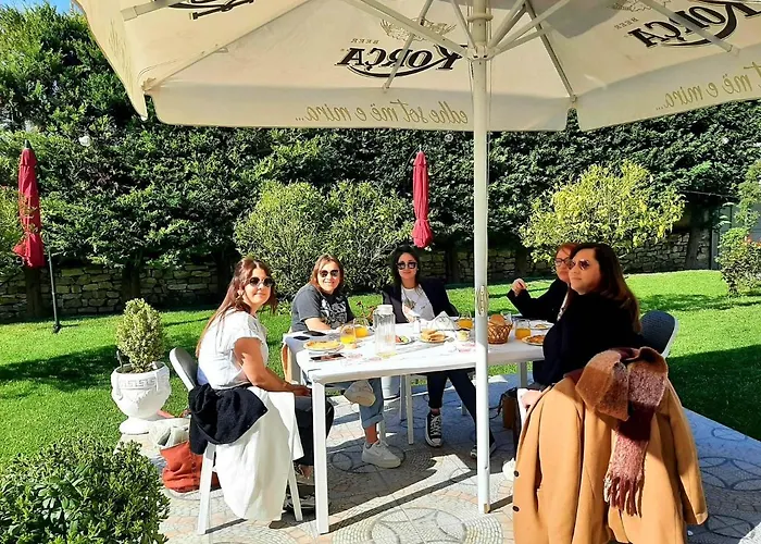 Arbri Hotell