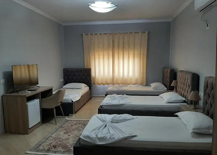 Arbri Hotell 3*